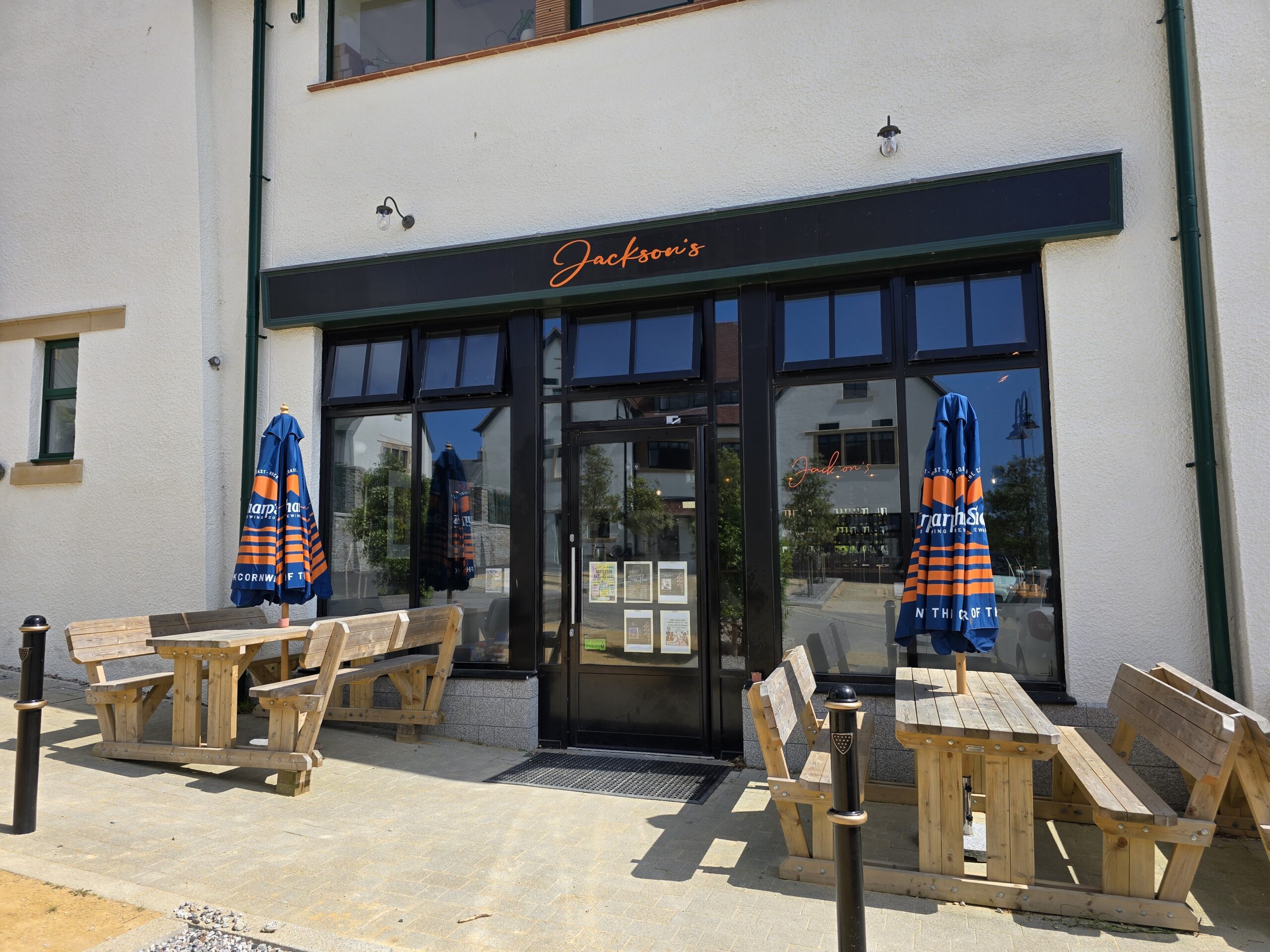 Jacksons Wine Bar Front