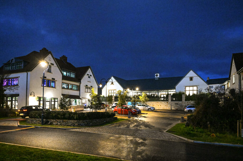 Night time street scene in nanslendan
